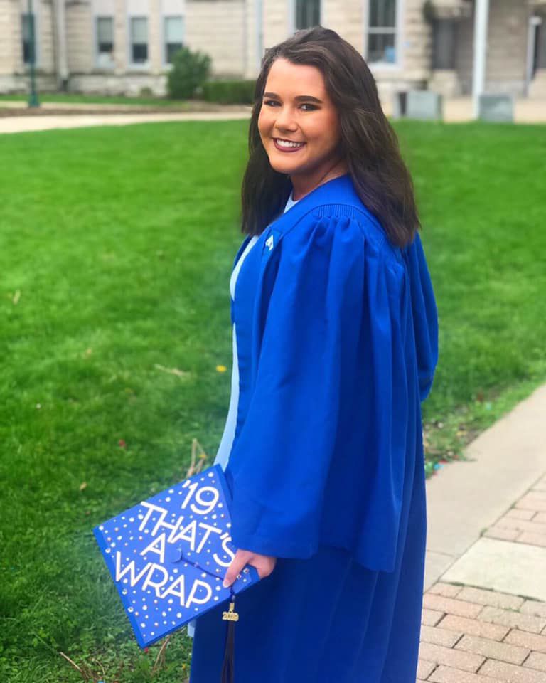 Lynnsey Veach: Eastern Illinois University (Journalism)